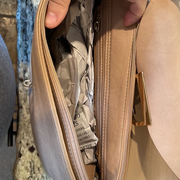 New! Beige purse with long, adjustable strap - Picture 3 of 4